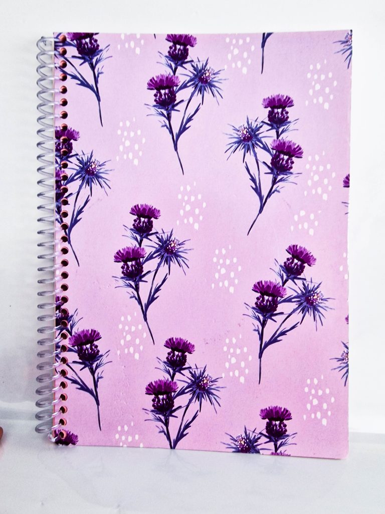 Caderno Simples Flores Lilás